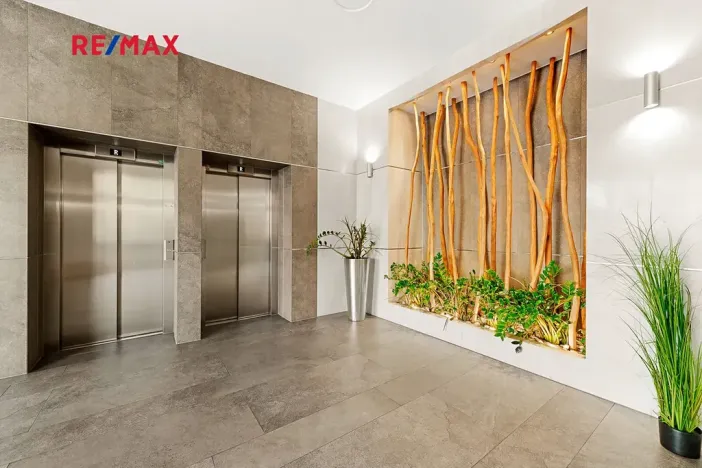 Pronájem bytu 2+kk, Praha - Žižkov, Olšanská, 71 m2