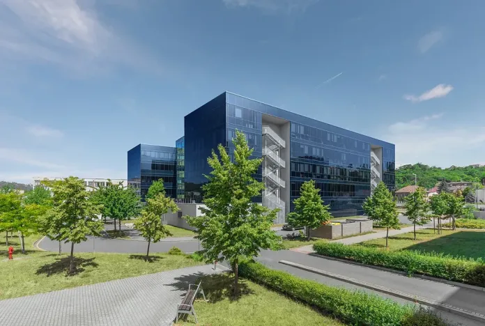 Pronájem kanceláře, Praha - Modřany, Mezi vodami, 2038 m2