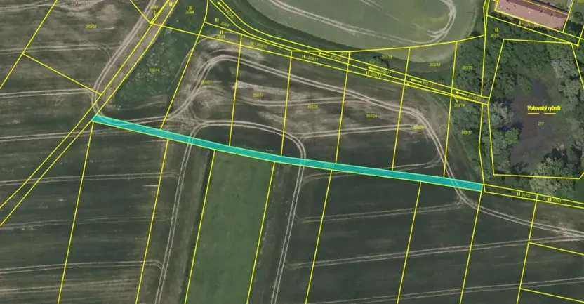 Dražba pole, Bystřice, 771 m2