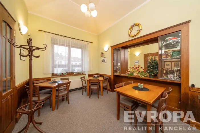 Prodej rodinného domu, Hořice, náměstí Jiřího z Poděbrad, 330 m2