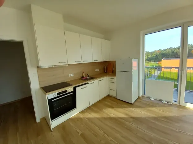 Pronájem bytu 1+kk, Praha - Hloubětín, Za černým mostem, 36 m2