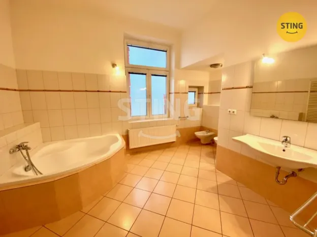 Pronájem bytu 3+1, Opava - Předměstí, Stojanova, 133 m2