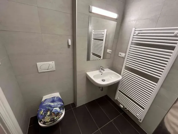 Pronájem bytu 1+kk, Praha - Bubeneč, Korunovační, 28 m2