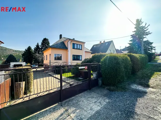 Prodej rodinného domu, Komárov, Sokolská, 300 m2