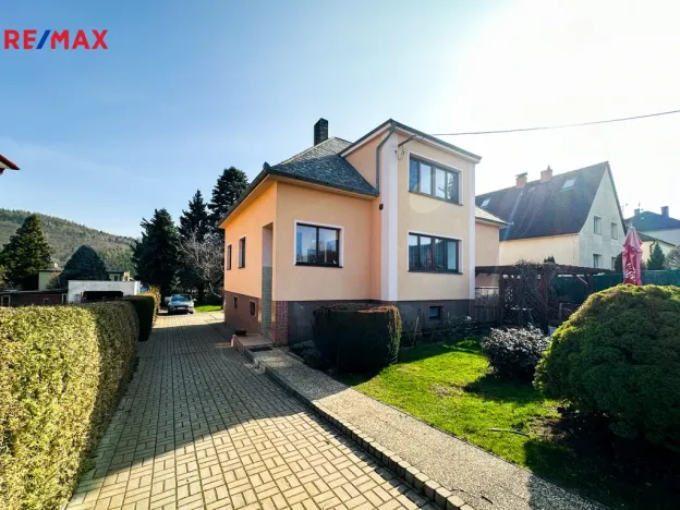 Prodej rodinného domu, Komárov, Sokolská, 300 m2