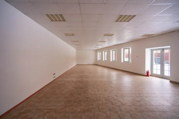 Pronájem obchodního prostoru, Trutnov - Dolní Staré Město, K Úpě, 106 m2