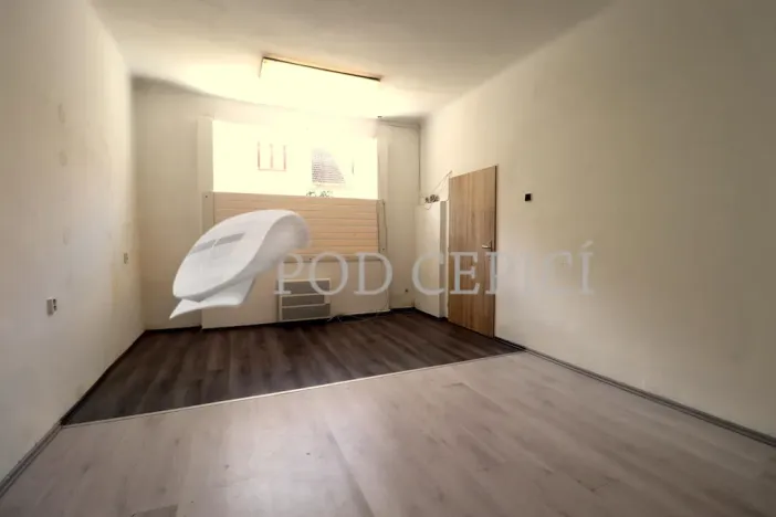 Pronájem kanceláře, Brno - Židenice, Stejskalova, 73 m2