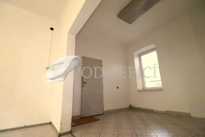 Pronájem kanceláře, Brno - Židenice, Stejskalova, 73 m2