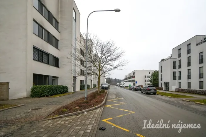 Pronájem bytu 1+kk, Brno - Bystrc, Markůvky, 25 m2