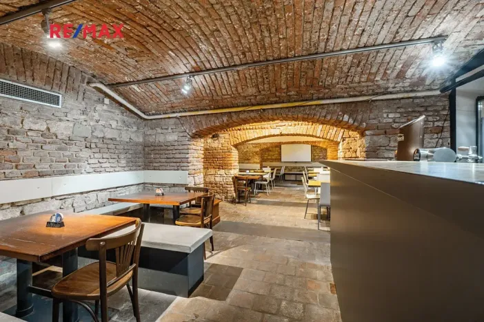 Pronájem restaurace, Praha - Nusle, Sekaninova, 254 m2