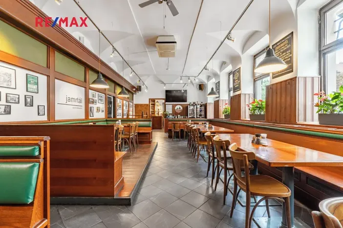 Pronájem restaurace, Praha - Nusle, Sekaninova, 254 m2