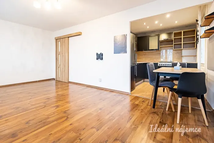 Pronájem bytu 2+1, Praha - Kobylisy, Paláskova, 55 m2