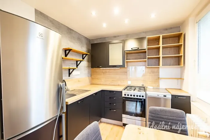 Pronájem bytu 2+1, Praha - Kobylisy, Paláskova, 55 m2