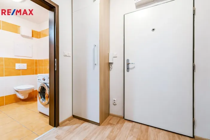 Pronájem bytu 1+kk, Pardubice - Zelené Předměstí, Milheimova, 34 m2