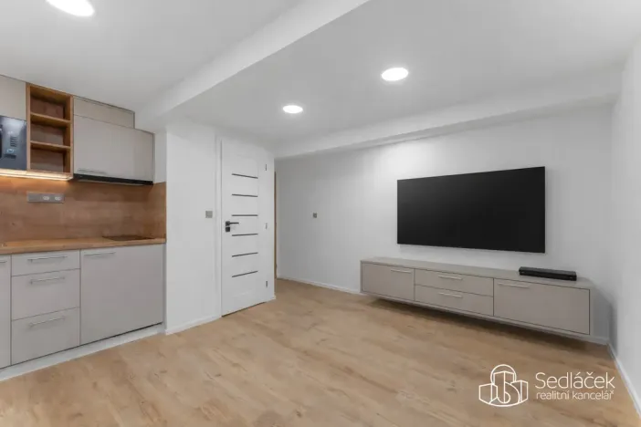 Prodej atypického bytu, Praha - Nusle, U Jezerky, 39 m2