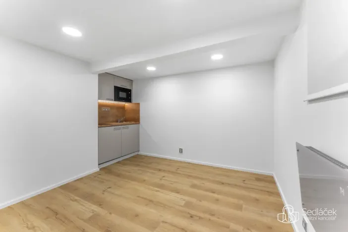 Prodej atypického bytu, Praha - Nusle, U Jezerky, 39 m2