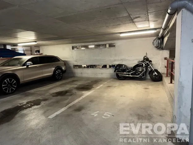 Prodej garážového stání, Praha - Horní Měcholupy, Boloňská, 14 m2