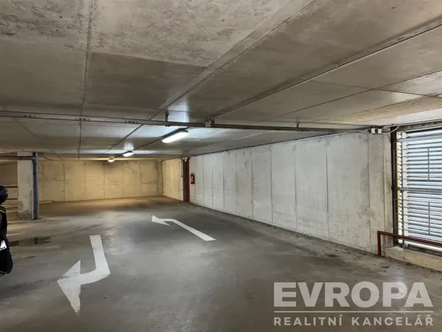 Prodej garážového stání, Praha - Horní Měcholupy, Boloňská, 14 m2