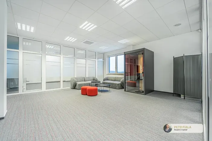 Pronájem kanceláře, Praha, Dopraváků, 258 m2