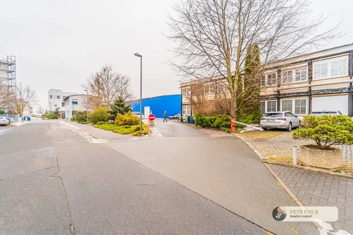 Pronájem kanceláře, Praha, Dopraváků, 258 m2