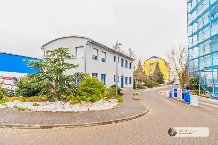 Pronájem kanceláře, Praha, Dopraváků, 258 m2