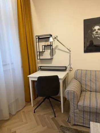 Pronájem bytu 1+1, Praha - Vinohrady, Šrobárova, 36 m2