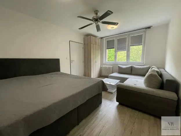 Pronájem bytu 1+1, Karlovy Vary, Východní, 35 m2