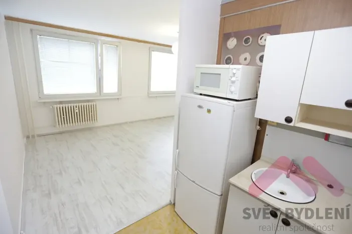 Pronájem bytu 1+kk, Praha - Řepy, Bazovského, 35 m2