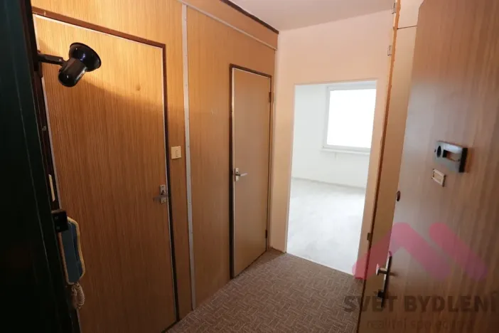 Pronájem bytu 1+kk, Praha - Řepy, Bazovského, 35 m2