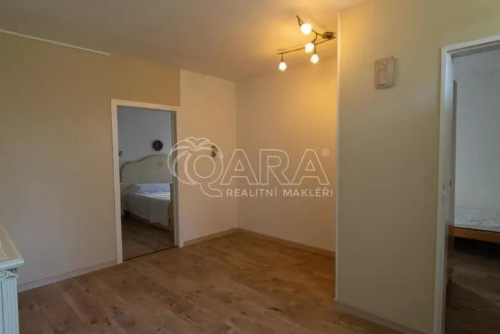 Pronájem bytu 3+1, Praha - Troja, Svídnická, 74 m2