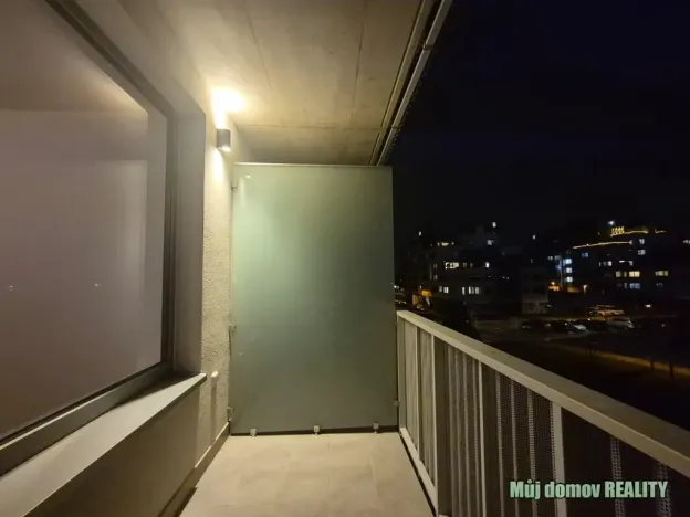 Pronájem bytu 1+kk, Praha - Dolní Měcholupy, Honzíkova, 41 m2