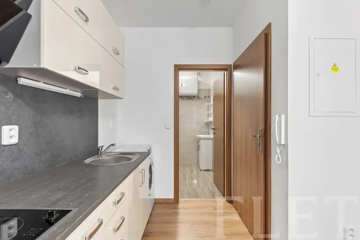 Pronájem bytu 1+kk, Praha - Hloubětín, Kukelská, 20 m2