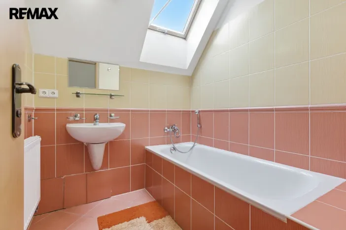 Prodej rodinného domu, Karlovy Vary, Za Motelem, 137 m2