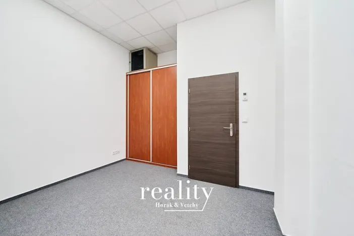 Pronájem obchodního prostoru, Znojmo, Bezručova, 72 m2