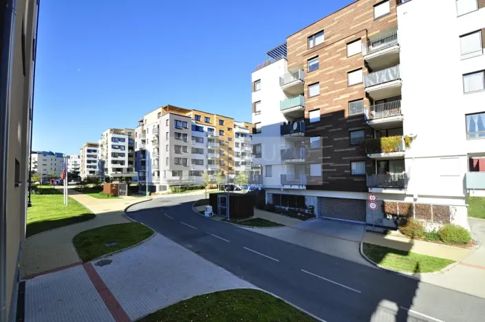 Pronájem bytu 2+kk, Praha, Zakšínská, 56 m2