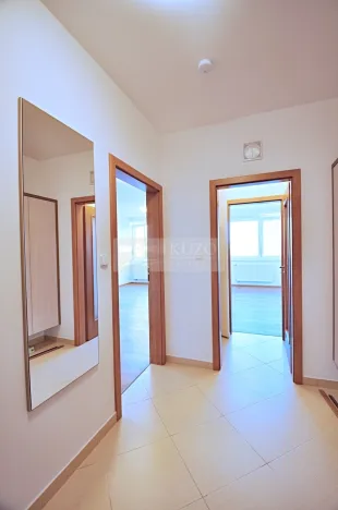 Pronájem bytu 2+kk, Praha, Zakšínská, 56 m2