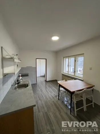 Pronájem vily, Úsobí, 128 m2