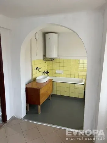 Pronájem vily, Úsobí, 128 m2