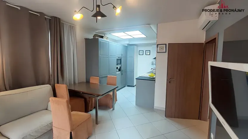 Pronájem bytu 2+kk, Praha - Vysočany, Pod Harfou, 55 m2