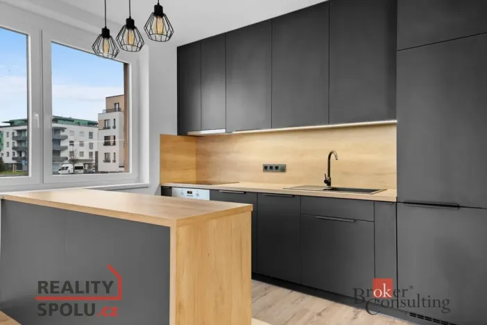 Pronájem bytu 2+kk, Hradec Králové, Pod Svahem, 50 m2