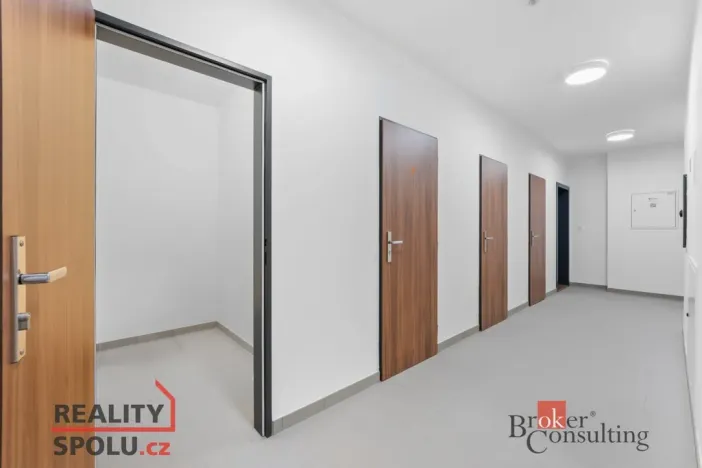 Pronájem bytu 2+kk, Hradec Králové, Pod Svahem, 50 m2