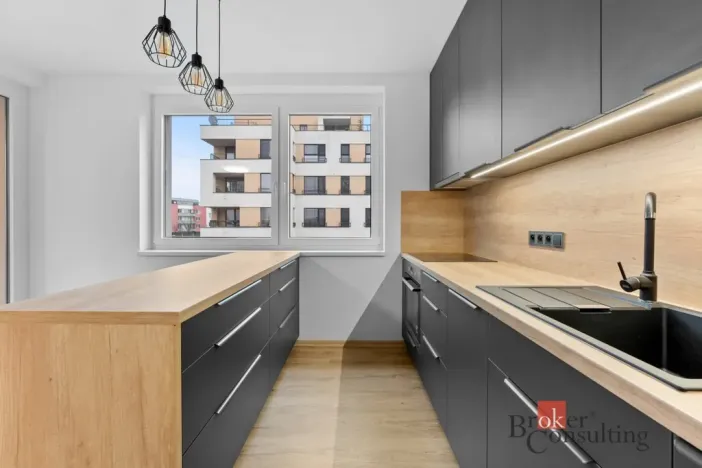 Pronájem bytu 2+kk, Hradec Králové, Pod Svahem, 50 m2