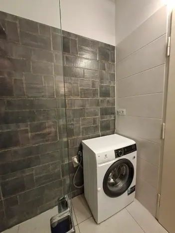 Pronájem bytu 2+kk, Praha - Kobylisy, Uzavřená, 48 m2