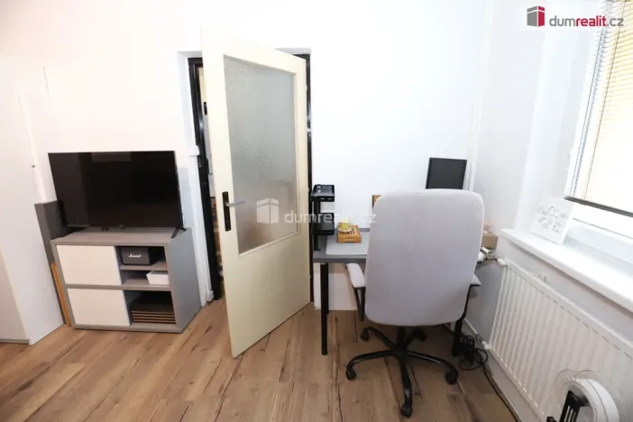 Pronájem bytu 1+1, Mariánské Lázně - Úšovice, Za Tratí, 36 m2