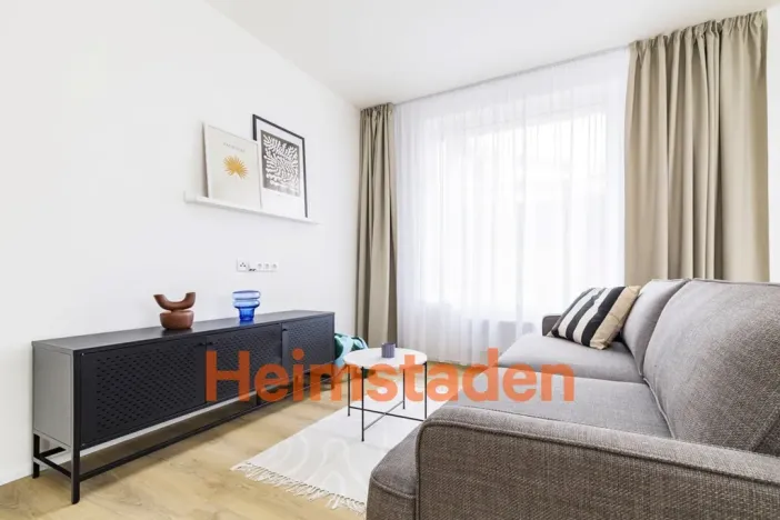 Pronájem bytu 2+kk, Praha - Holešovice, U Pergamenky, 54 m2