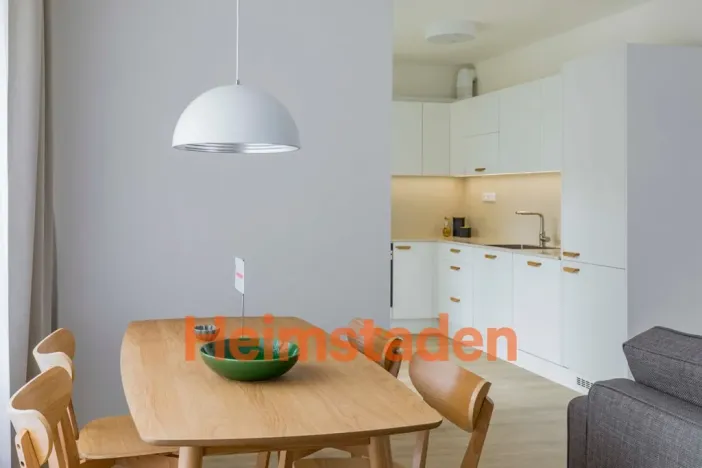 Pronájem bytu 2+kk, Praha - Holešovice, U Pergamenky, 54 m2