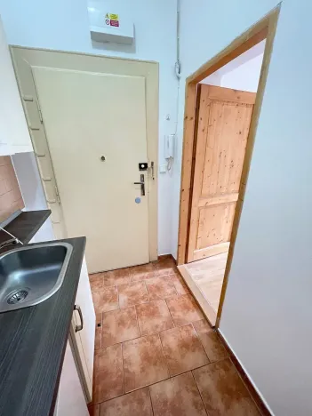 Pronájem bytu 2+kk, Praha - Michle, Pobočná, 44 m2