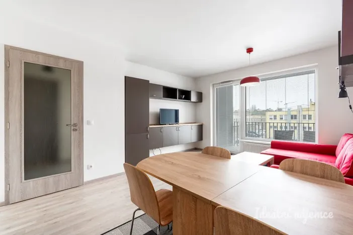 Pronájem bytu 2+kk, Praha - Vysočany, Strnadových, 60 m2