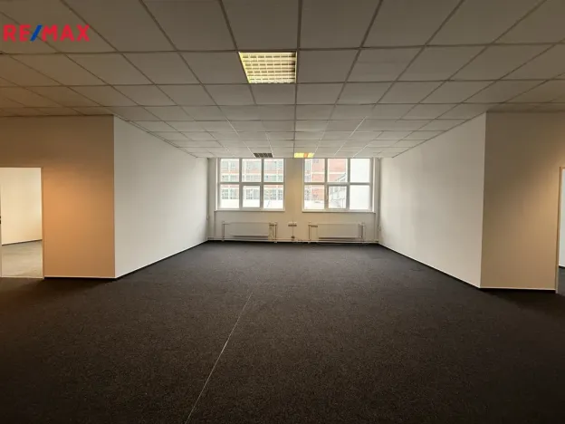 Pronájem kanceláře, Zlín, Vavrečkova, 146 m2