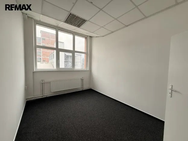 Pronájem kanceláře, Zlín, Vavrečkova, 146 m2